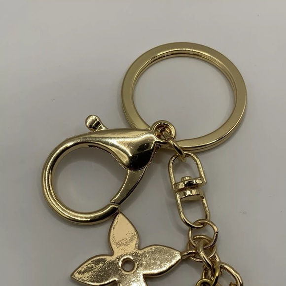 LV Louis Vuitton Bag Charm Key Holder Flower Shape & Round Monogram LV Logo - Picture 6 of 12
